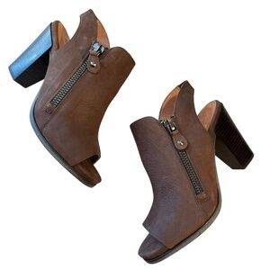 GENTLE SOULS Sasha Brown Leather Block Peep Toe Heel Sandals Double Zip Size 7.5